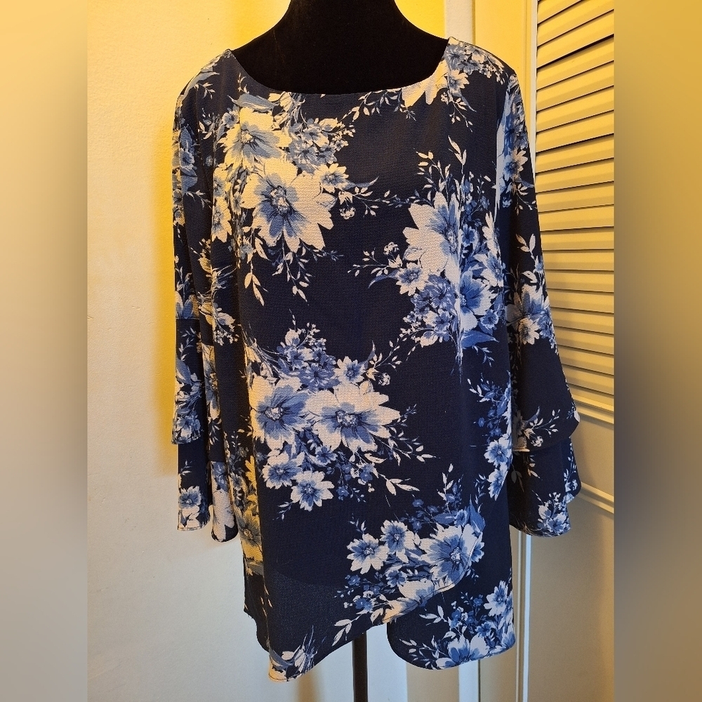 Apt. 9 Floral Chiffon Blouse Blue & White Long Tiered Sleeves